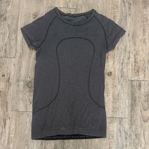 Women’s Lululemon swiftly tech size 8